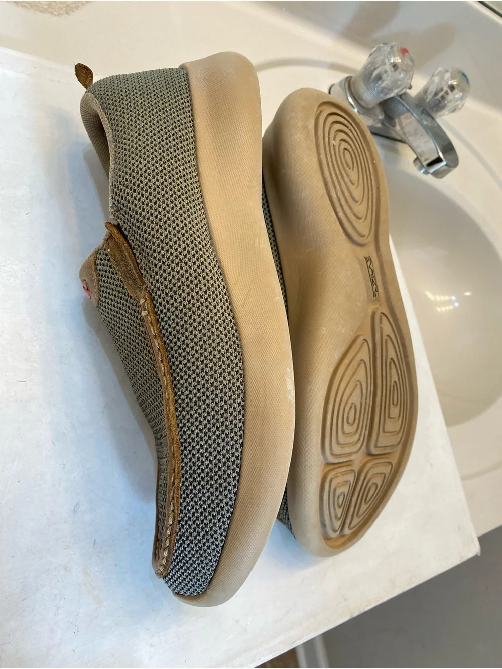 Twisted X Men’s Slip On driving casual loafers Size 11M good condition clean